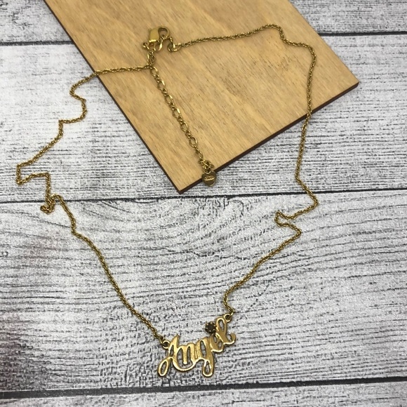 VINTAGE/RETRO Avon Angel Necklace - Picture 1 of 5